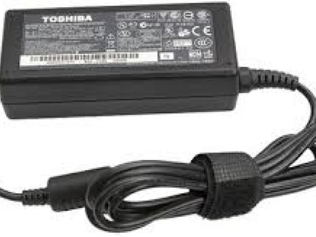 Toshiba 19V 3.42A 65W Laptop Adaptor price in coimbatore